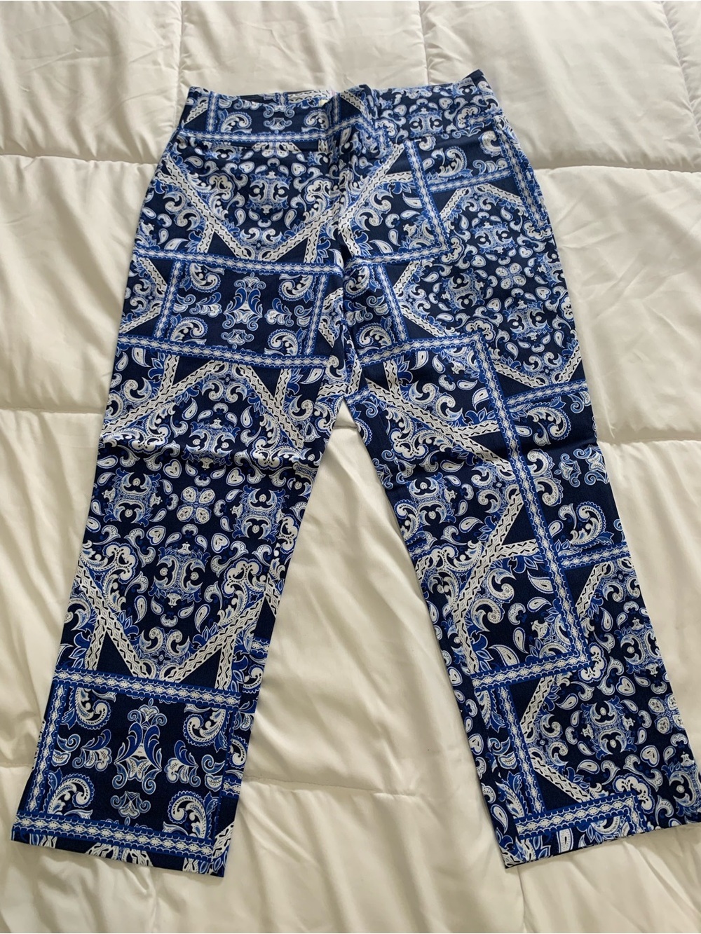 New Laura Capri Pants Size 10